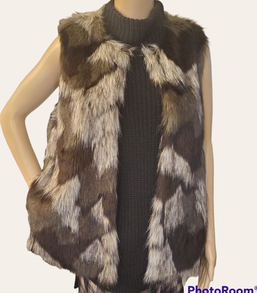 Jack by BB Dakota Faux Fur Sleeveless Vest 🎉 HOST PICK🎉 - Picture 2 of 8